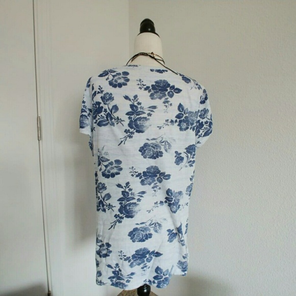 Style and Co. Cute and comfy and pretty top. - Picture 2 of 2